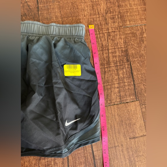 NWT | Nike Swoosh 3 in Tempo Running Shorts - Picture 5 of 7